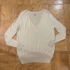 Cream Cashmere and Silk V Neck Firth Sweater.